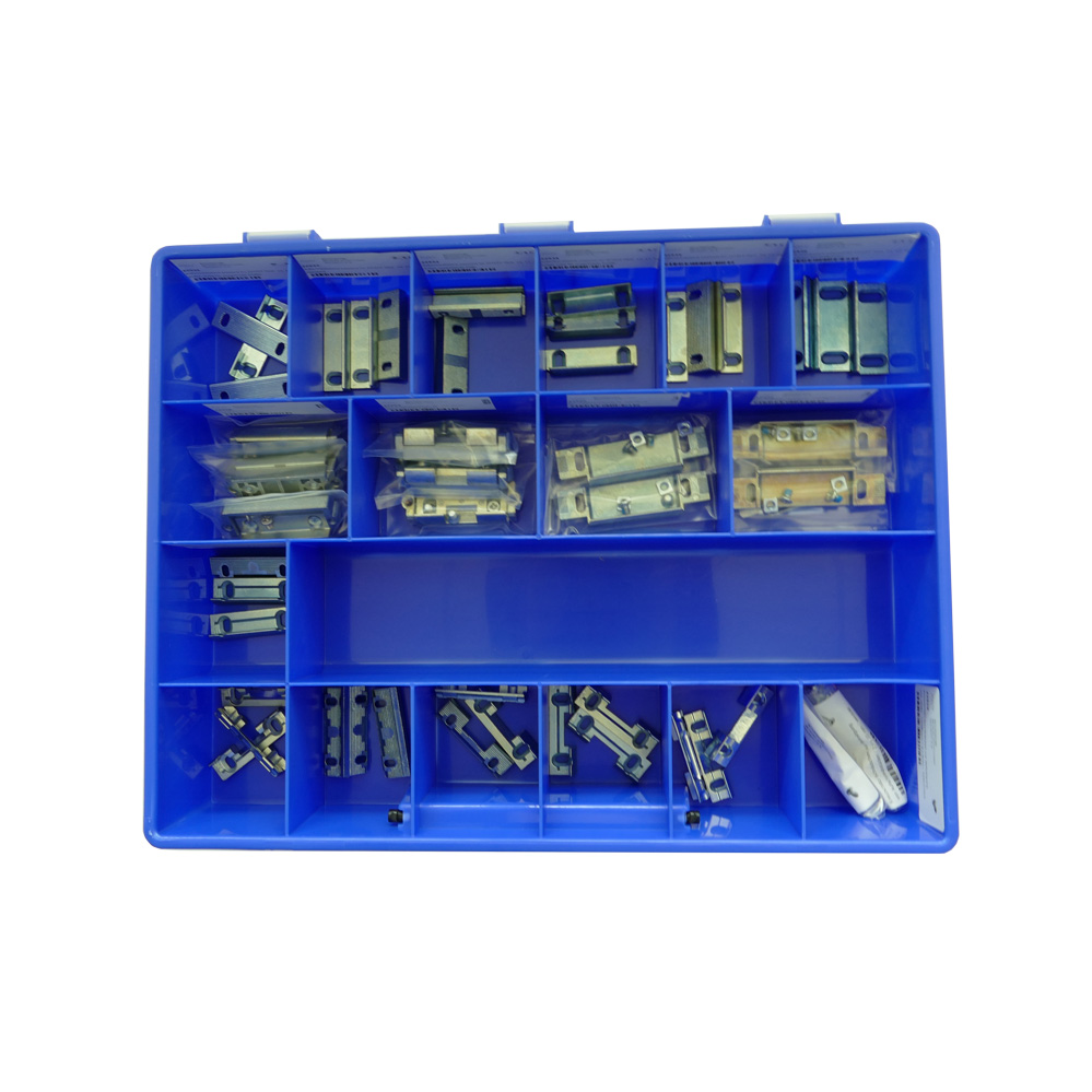 Box mit 16 x 3 Aufschraub-/Austauschstücken für elektrische Türöffner sowie 2x20 Bef.-Schräubchen