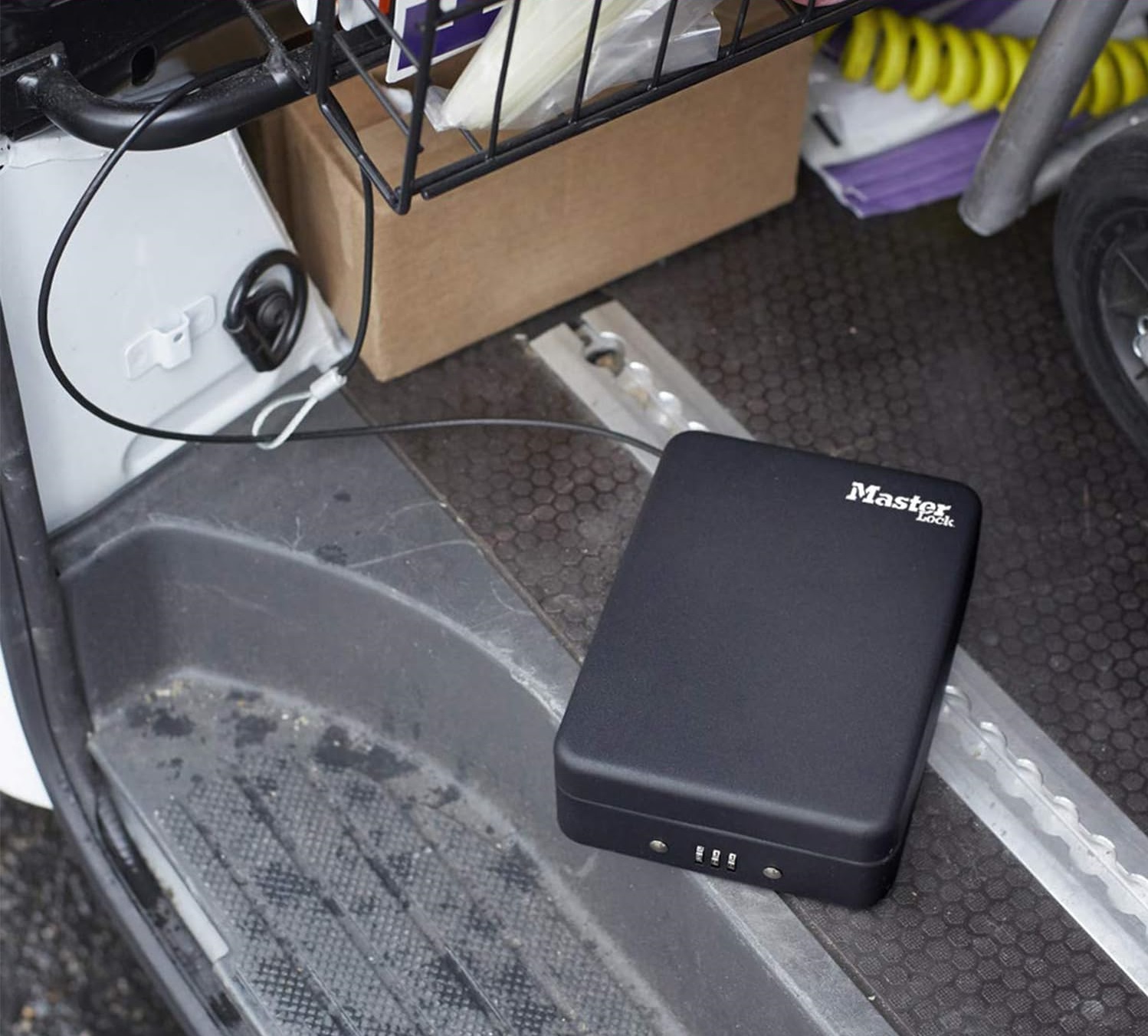 Mobil-Safe Sicherheitskassette mit Zahlencode schwarz / mit Stahlseil-Befestigung