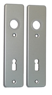 Kurzschildpaar / Abmessung: 165 x 40 mm / gepresst BB-gelocht / 72 mm Entfernung / F1-eloxiert Kurzschildpaar / Abmessung: 165 x 40 mm / gepresst BB-gelocht / 72 mm Entfernung / F1-eloxiert