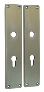 Gegossenes Langschildpaar / Abmessung: 250 x 53 mm Nr. 250/53L / PZ-gelocht / 72 mm / F2-eloxiert